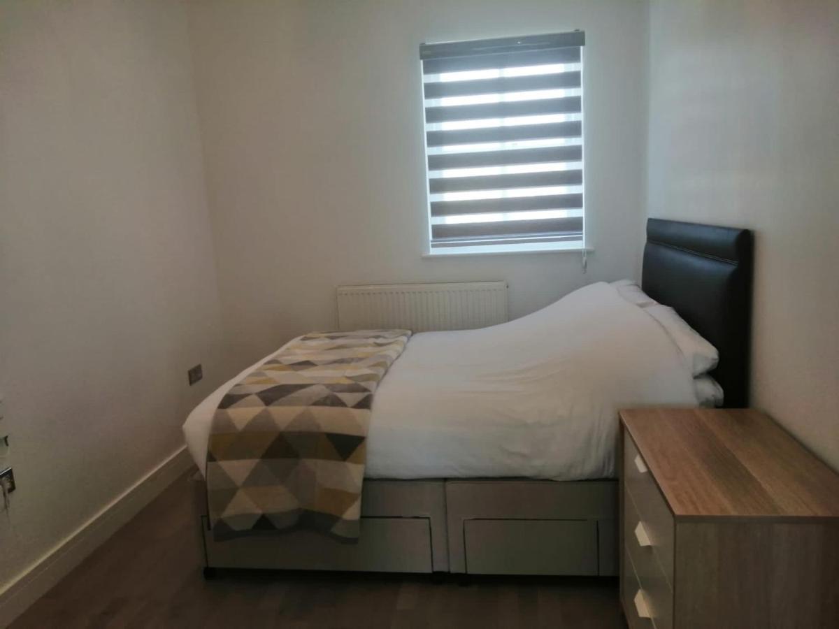 טרורו Apartment No 8 - Stay In Style In The Heart Of The Cathedral City. מראה חיצוני תמונה