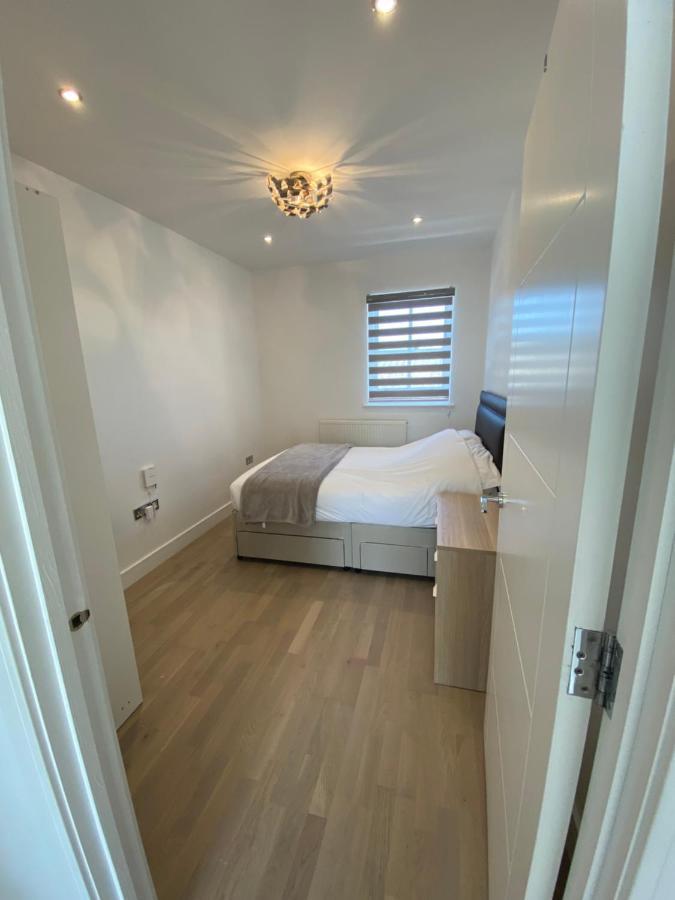 טרורו Apartment No 8 - Stay In Style In The Heart Of The Cathedral City. מראה חיצוני תמונה