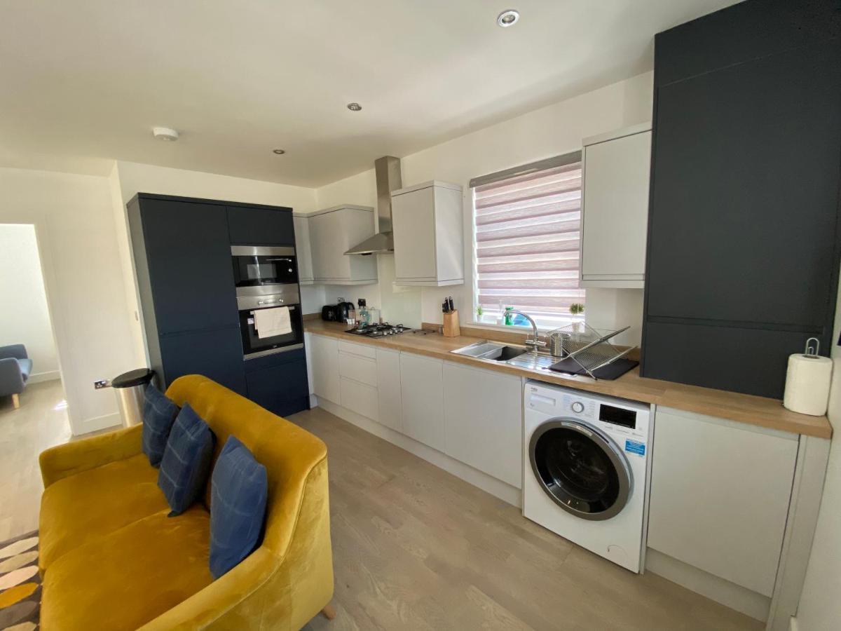 טרורו Apartment No 8 - Stay In Style In The Heart Of The Cathedral City. מראה חיצוני תמונה
