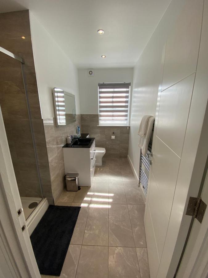 טרורו Apartment No 8 - Stay In Style In The Heart Of The Cathedral City. מראה חיצוני תמונה